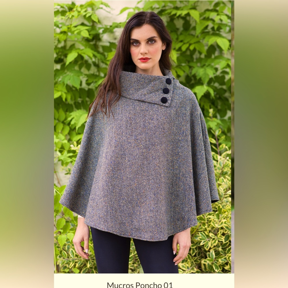 NWT mucross weavers wool with satin lining poncho. Made in Ireland